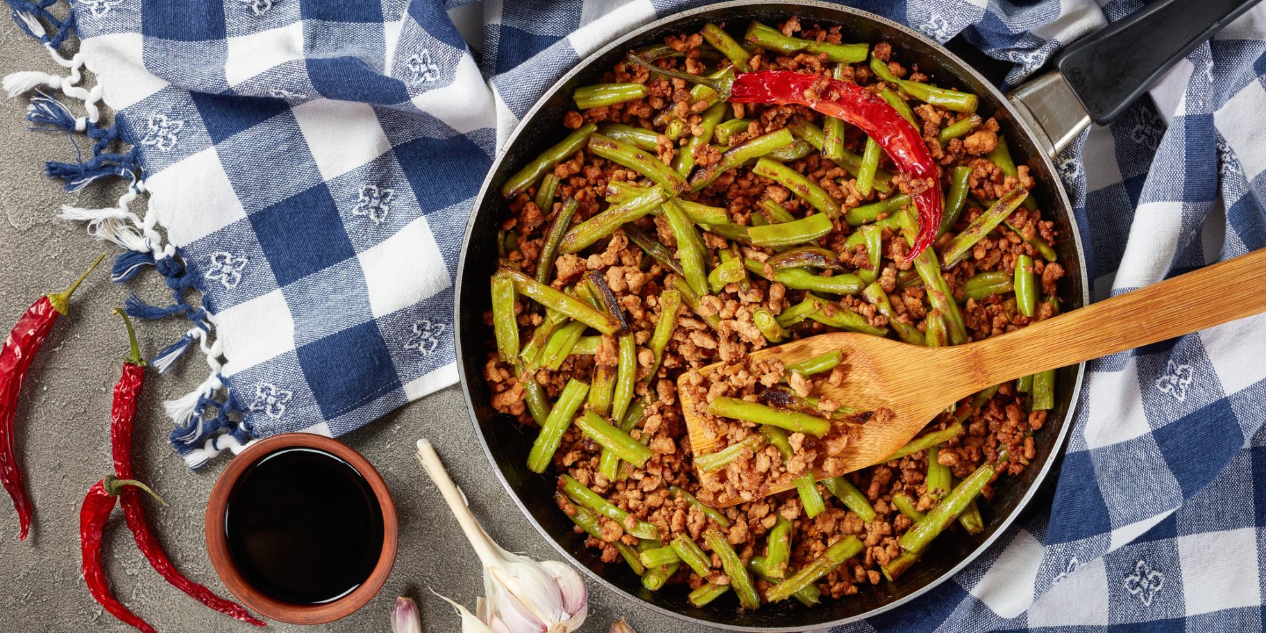 вечеря з курячого фаршу на сковороді
