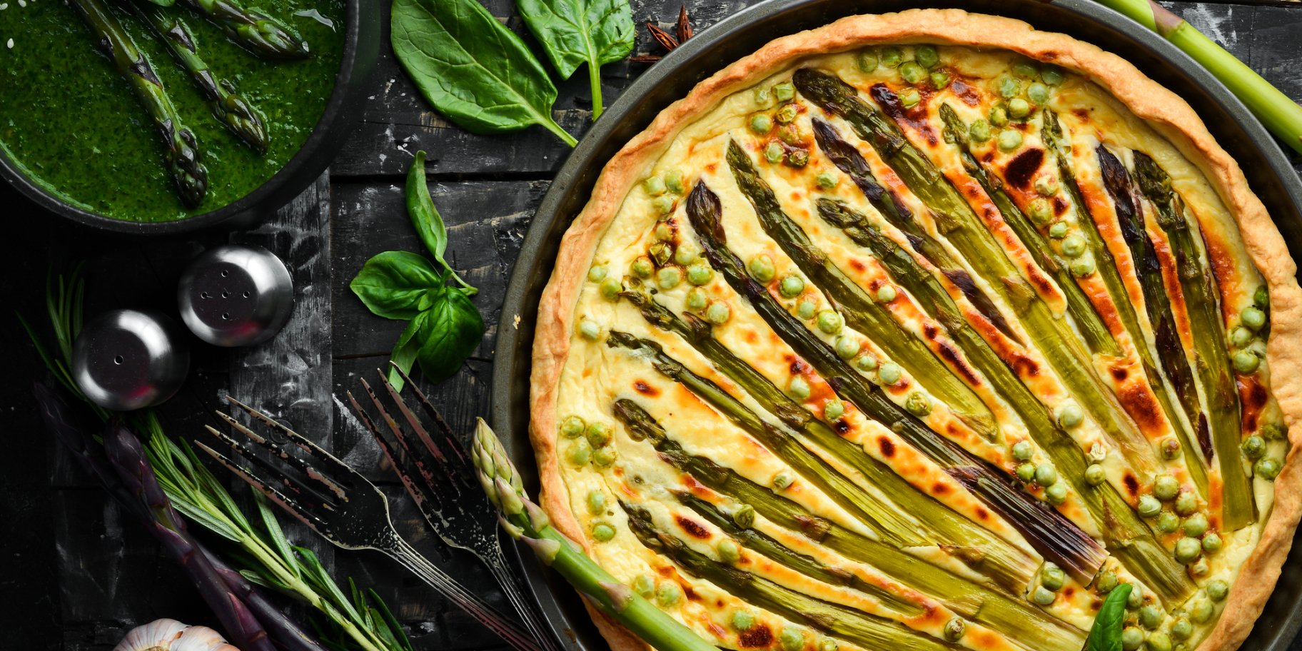 Літня піца на зеленому тісті