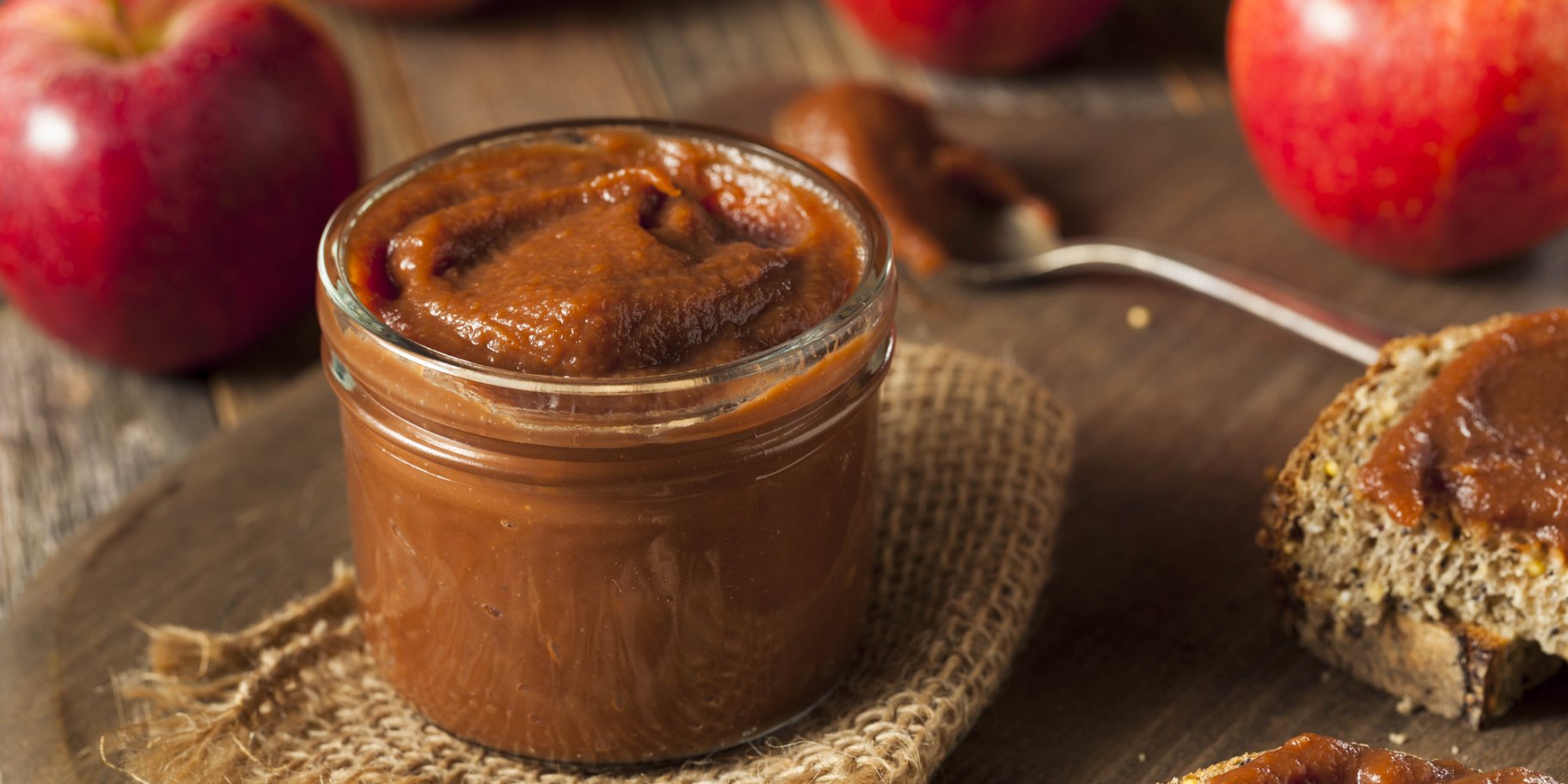 Яблучне масло з корицею