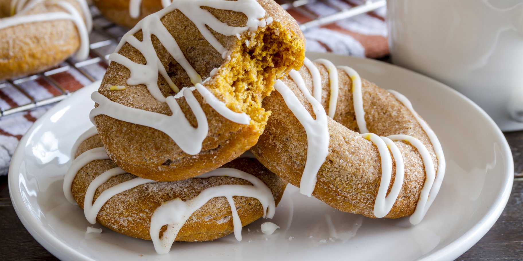 Морквяні пончики з кремом