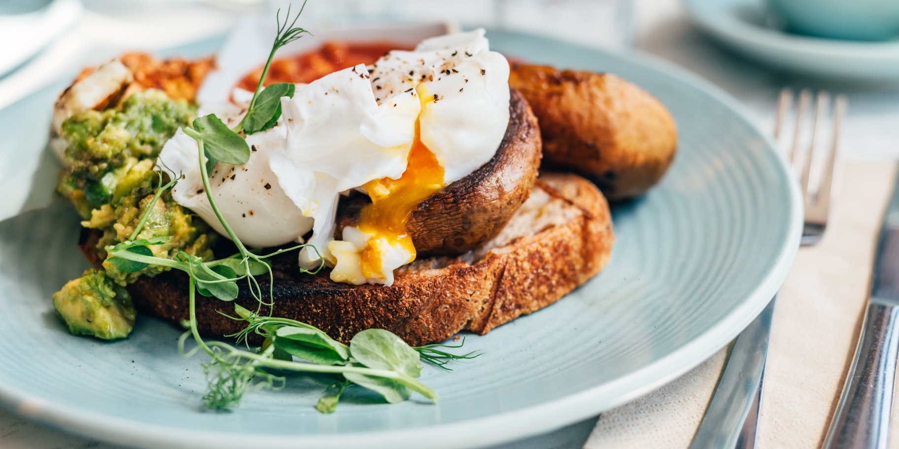 Тост із грибами та яєчнею