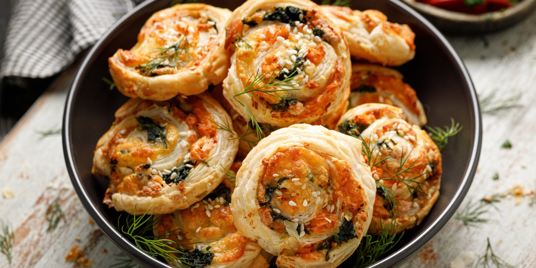 Улитки из слоеного теста