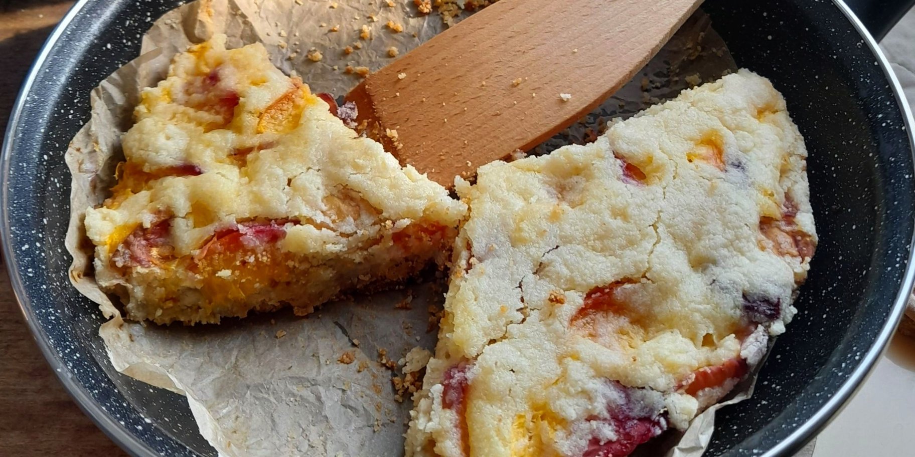 Пирог с персиками и бананом