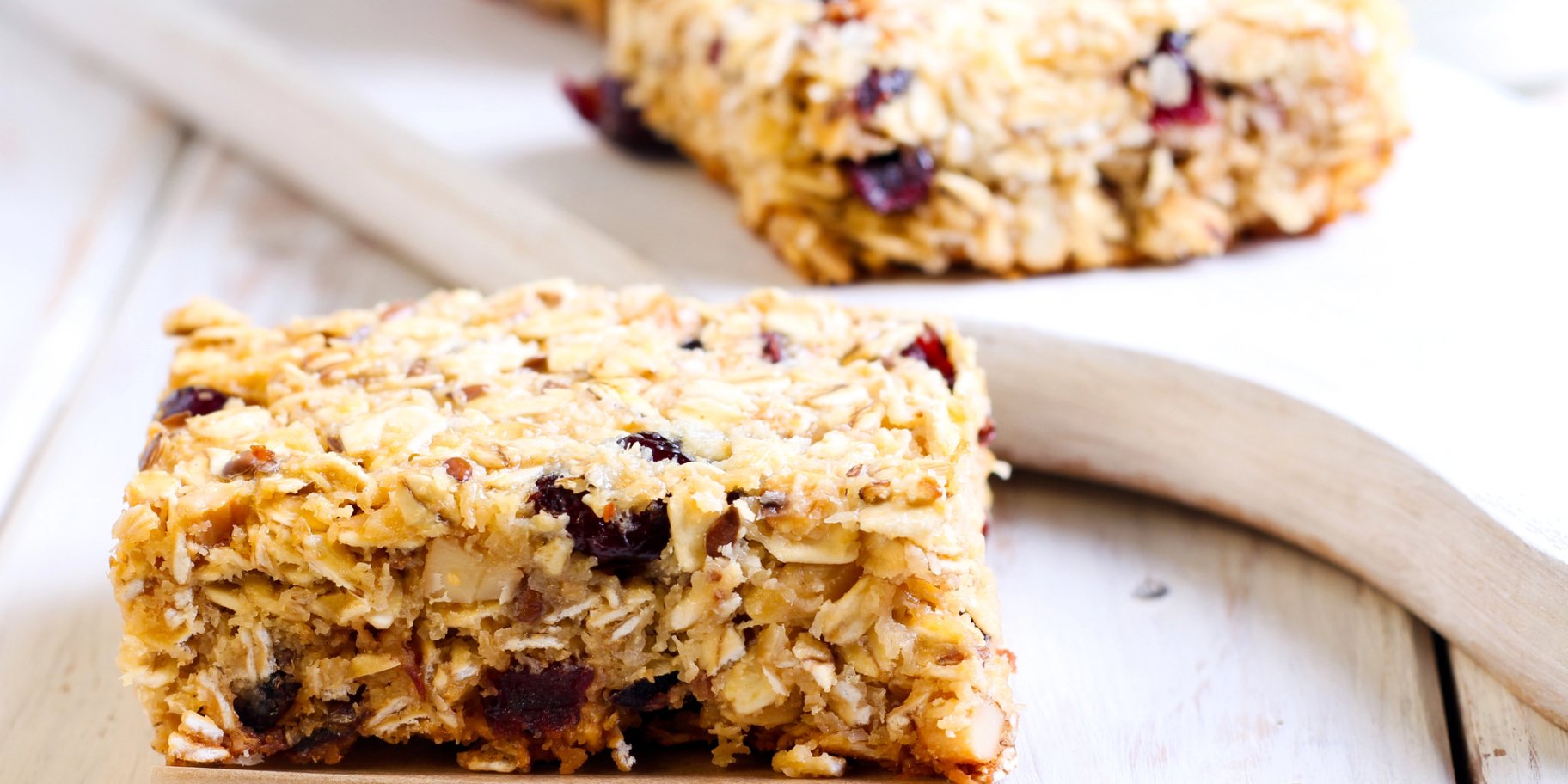 Вівсяно-яблучний пиріг без випікання