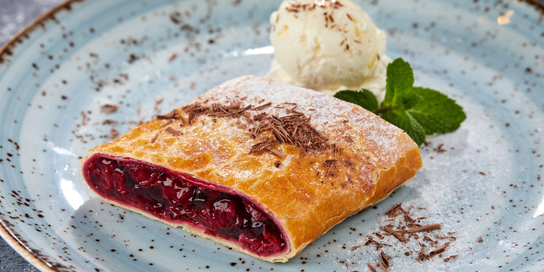 Вишневый штрудель