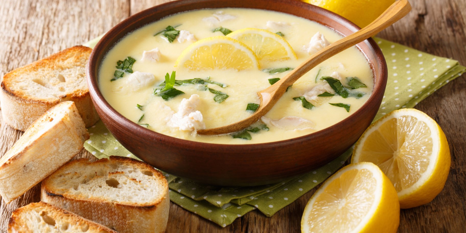 Греческий суп с куриным филе и лимоном