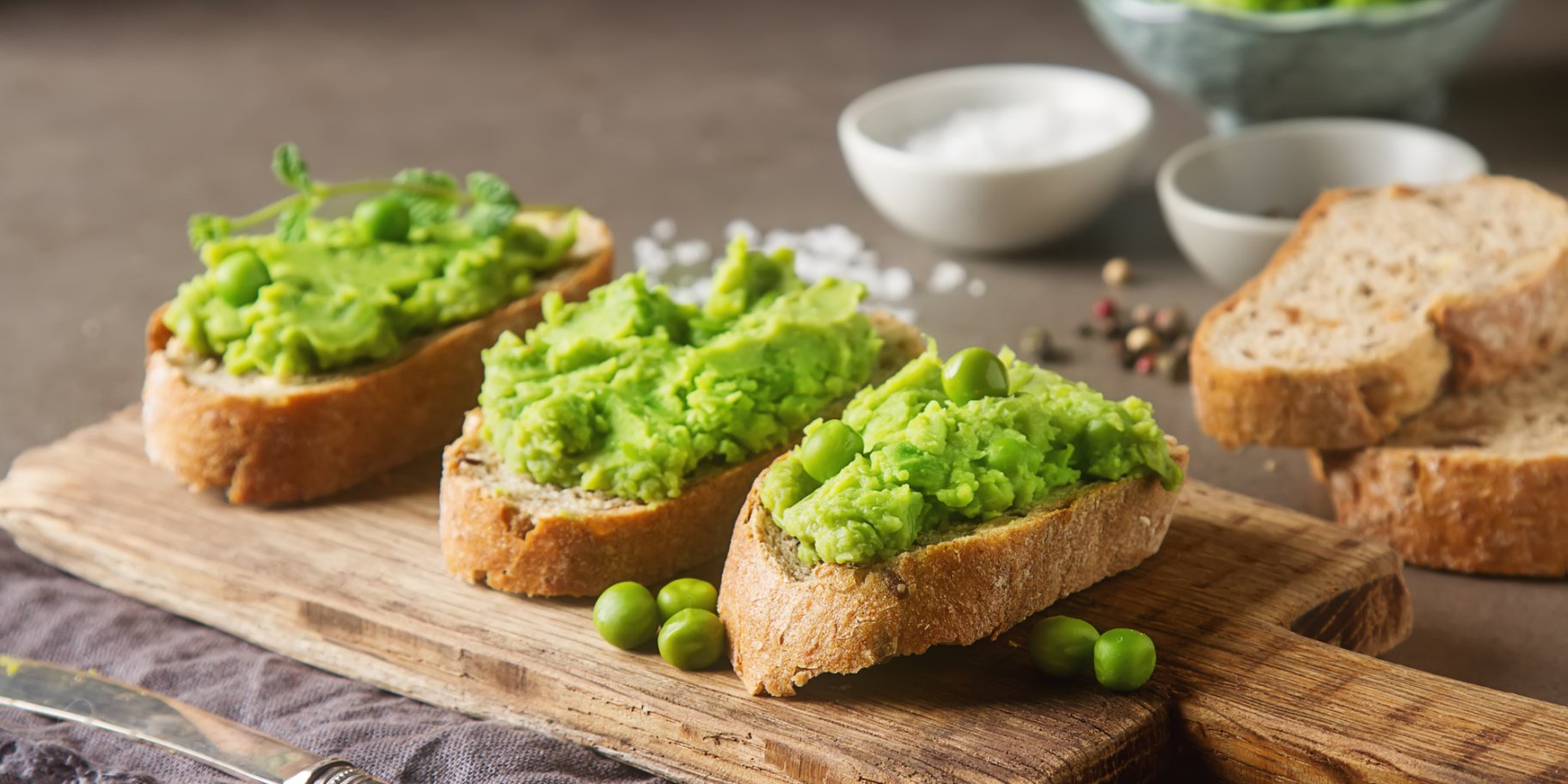 М’ятне песто із зеленим горошком