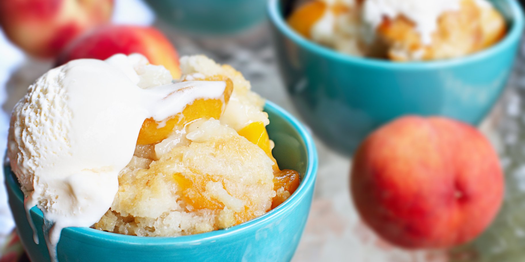 персики з безе та морозивом