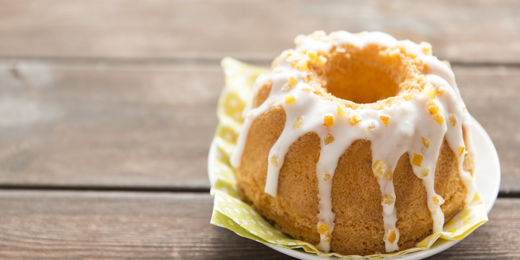 Бабця з абрикосами та глазурʼю