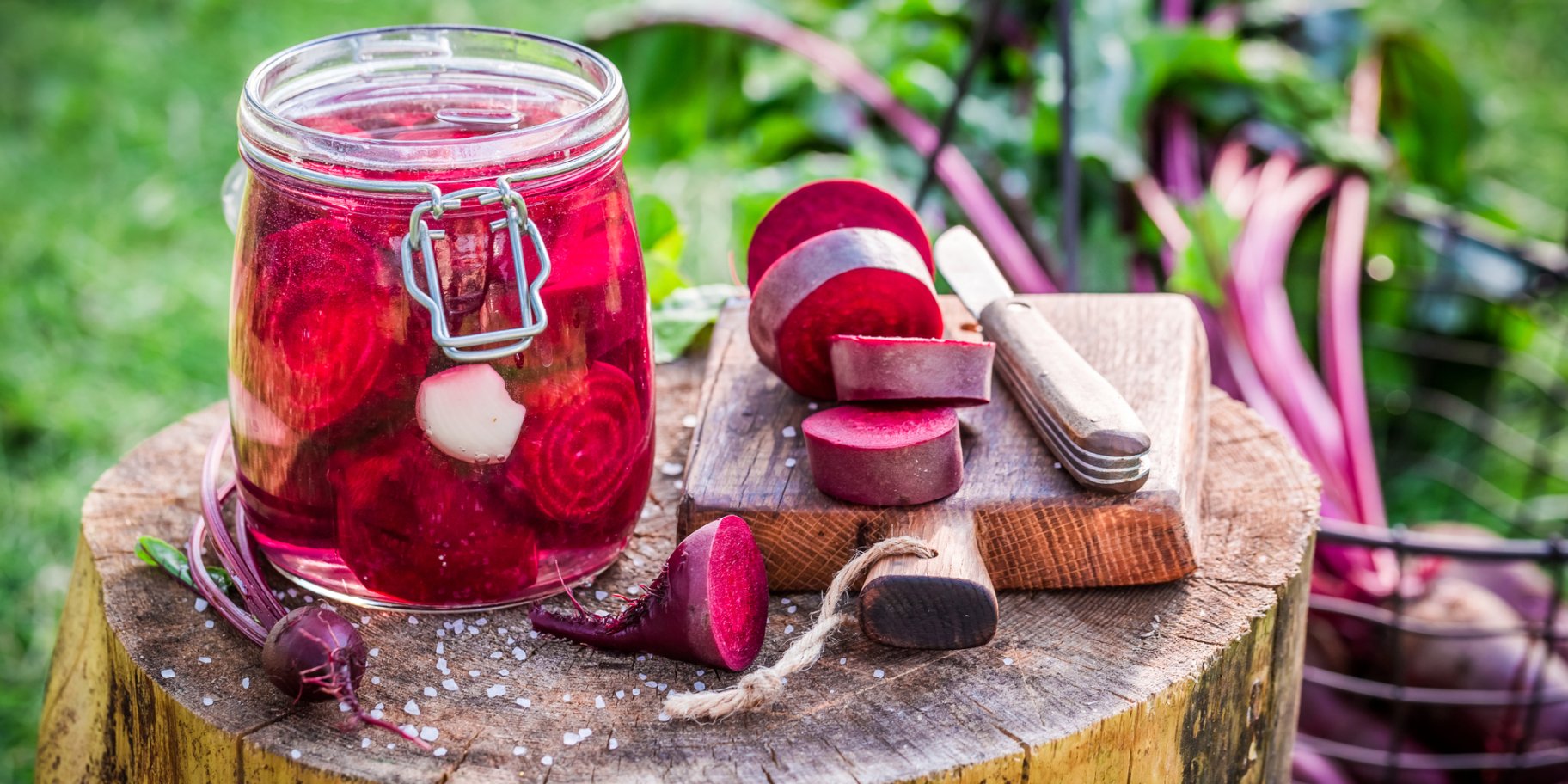 Маринований буряк в банках