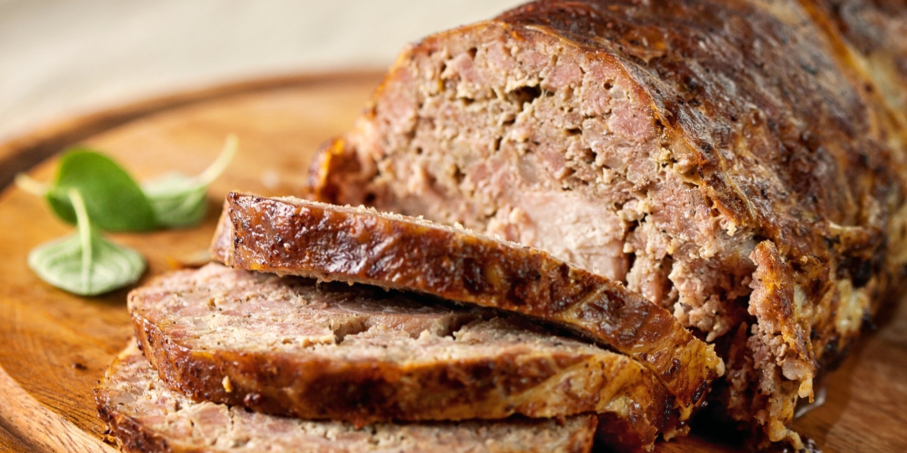 М'ясний рулет у пергаментному папері