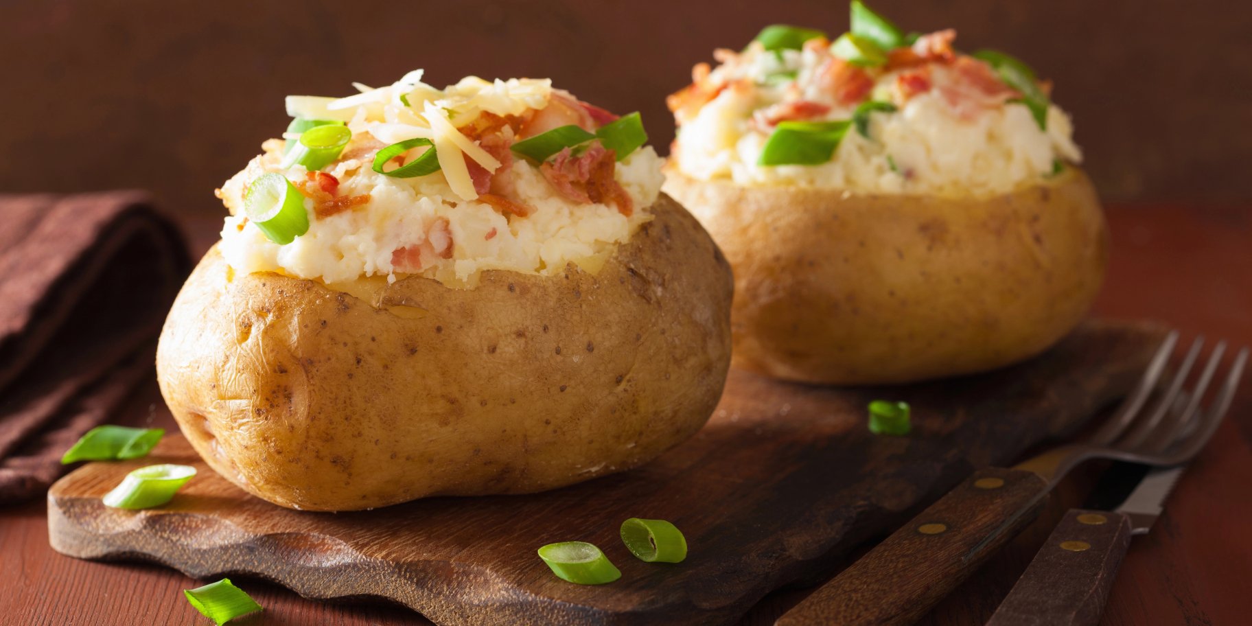 Печена картопля з беконом та сиром