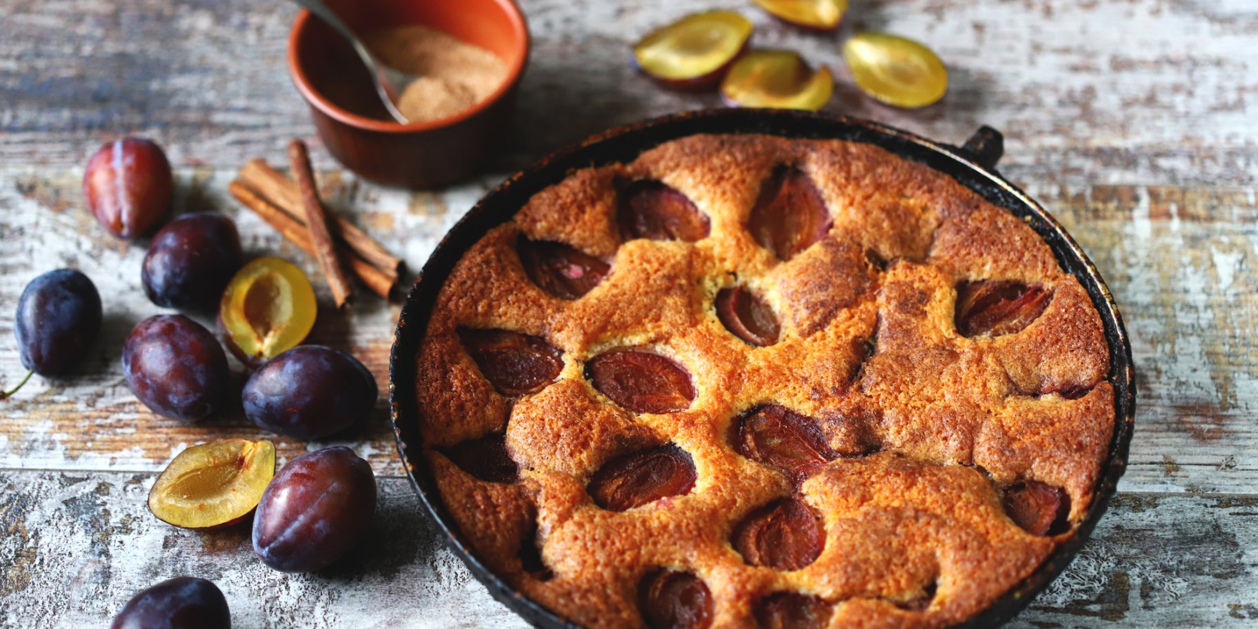 Швидкий пиріг зі сливами