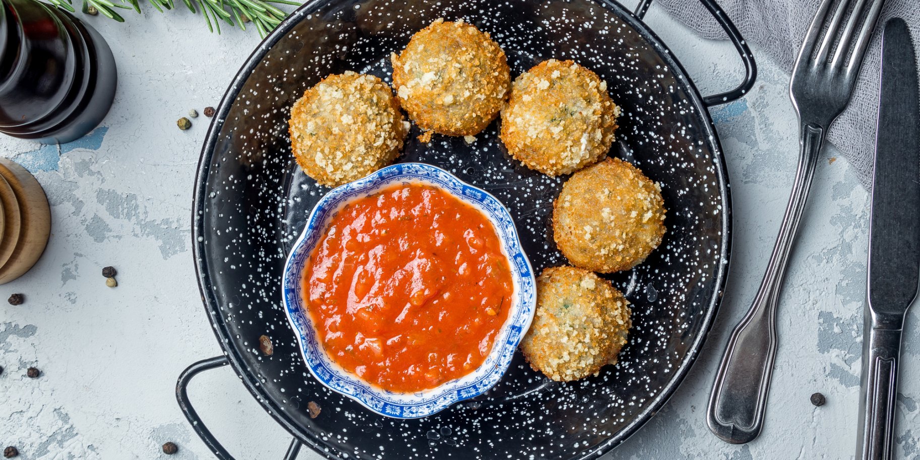 Сырные крокеты с арахисом и паприкой: рецепт