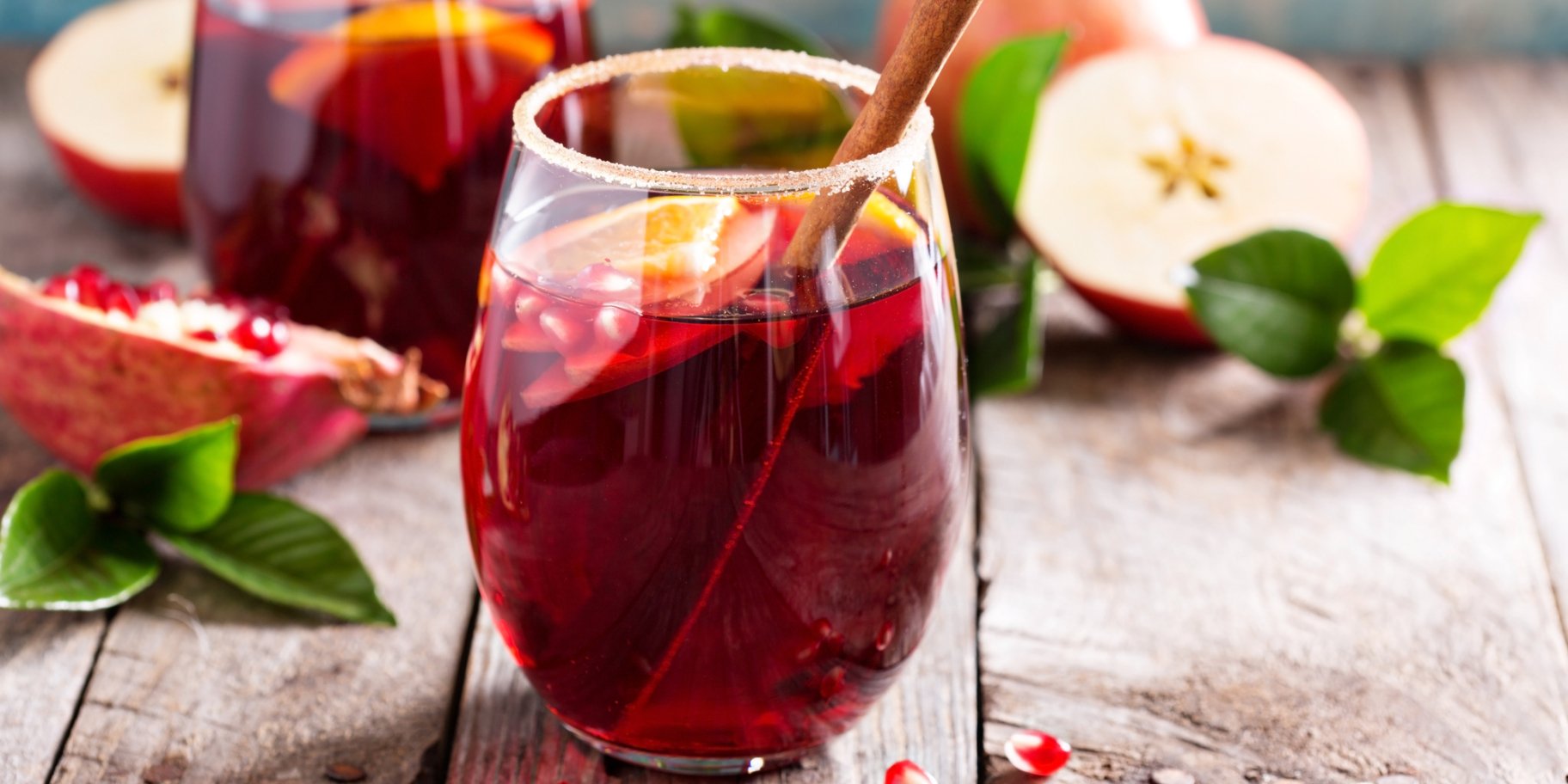 Сангрія з гранатом і яблуком