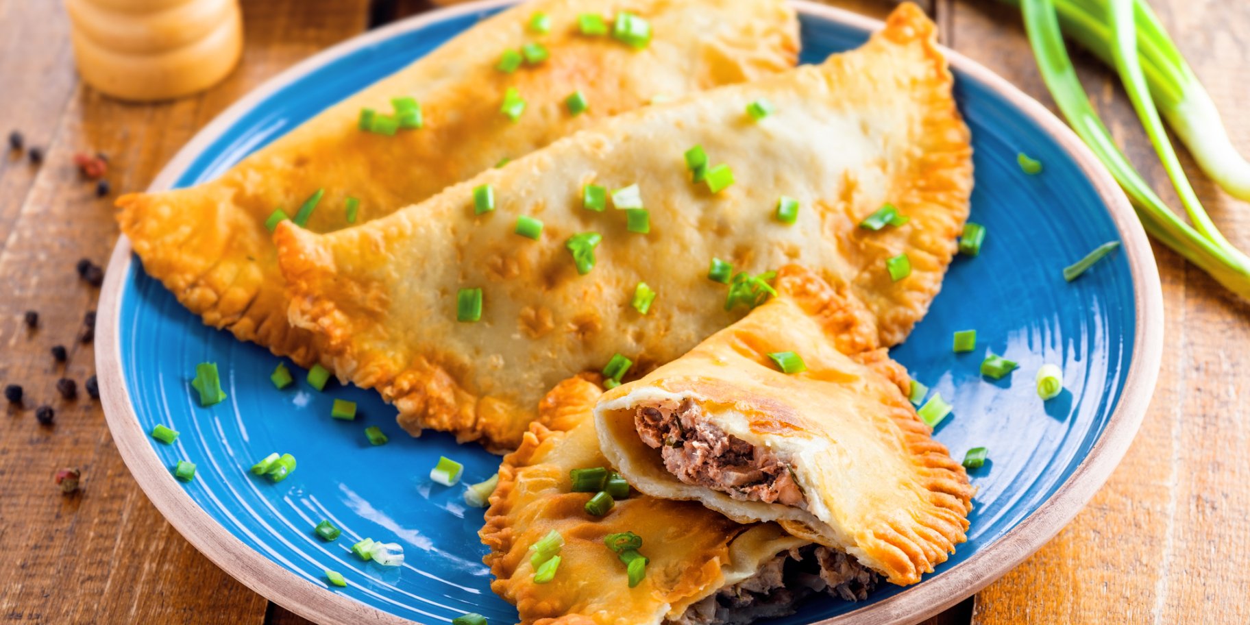 Чебуреки на пиві з м'ясом