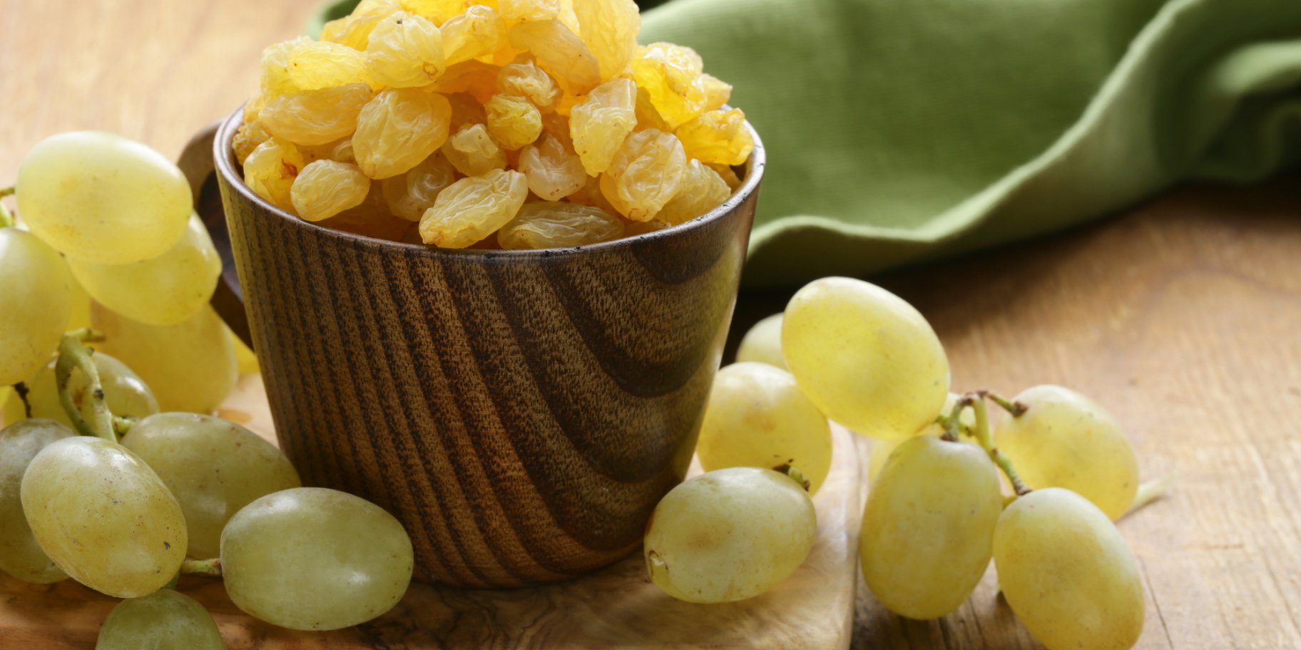 Родзинки та виноград