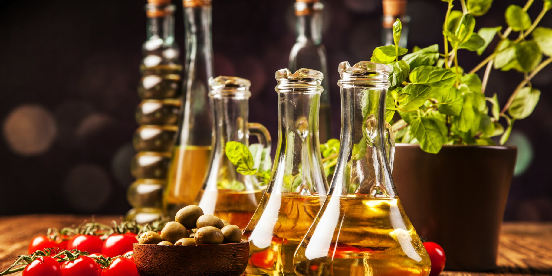 Олія у пляшках