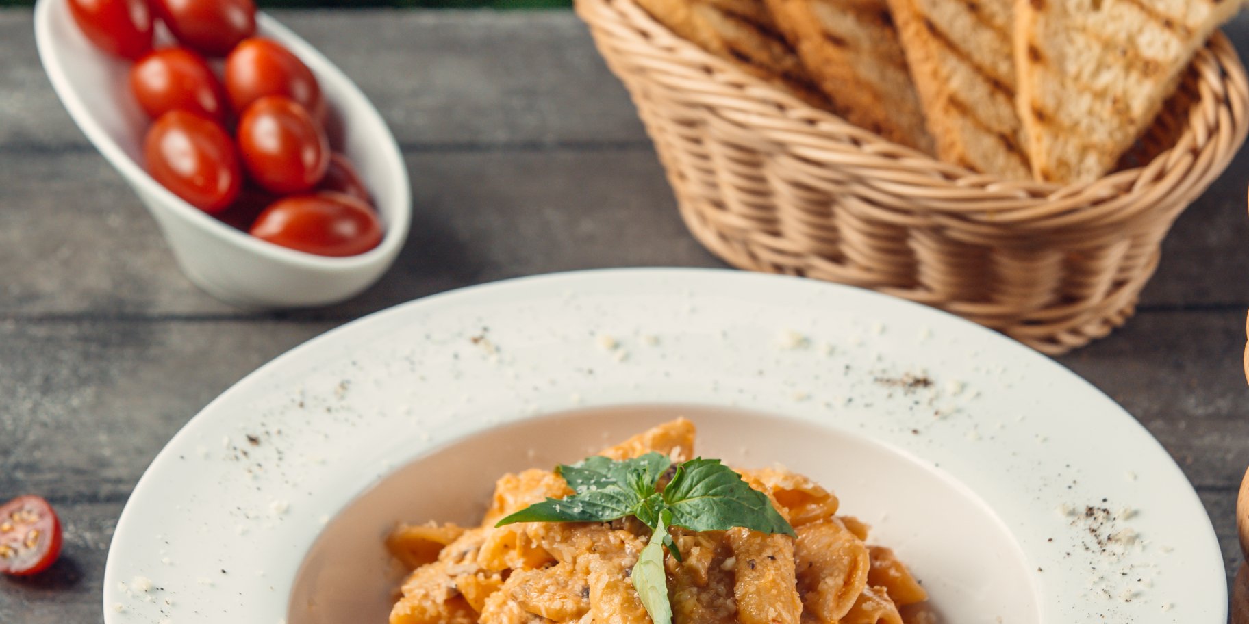 Паста з овочами і сиром