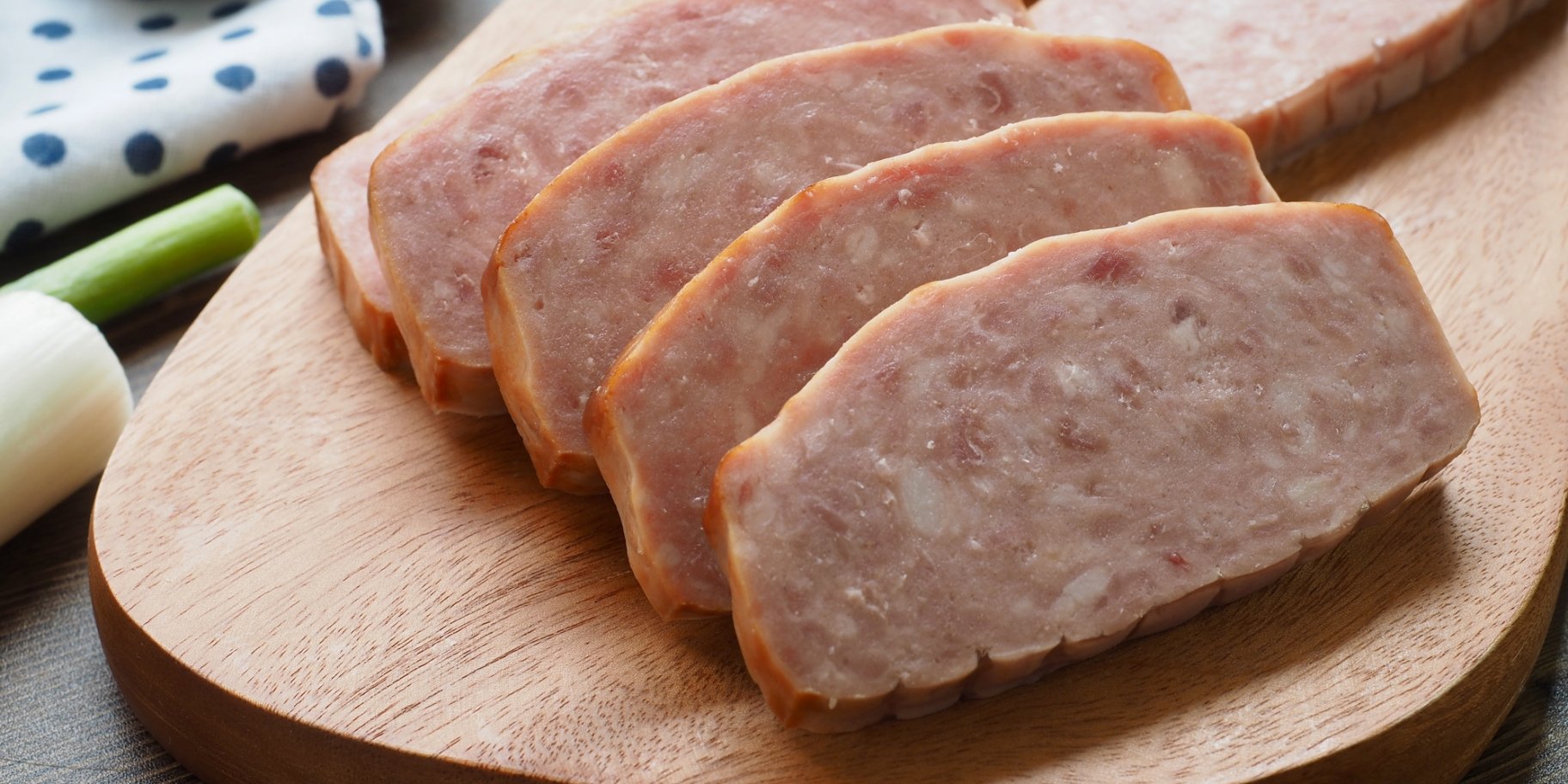 Домашня ковбаса у фользу