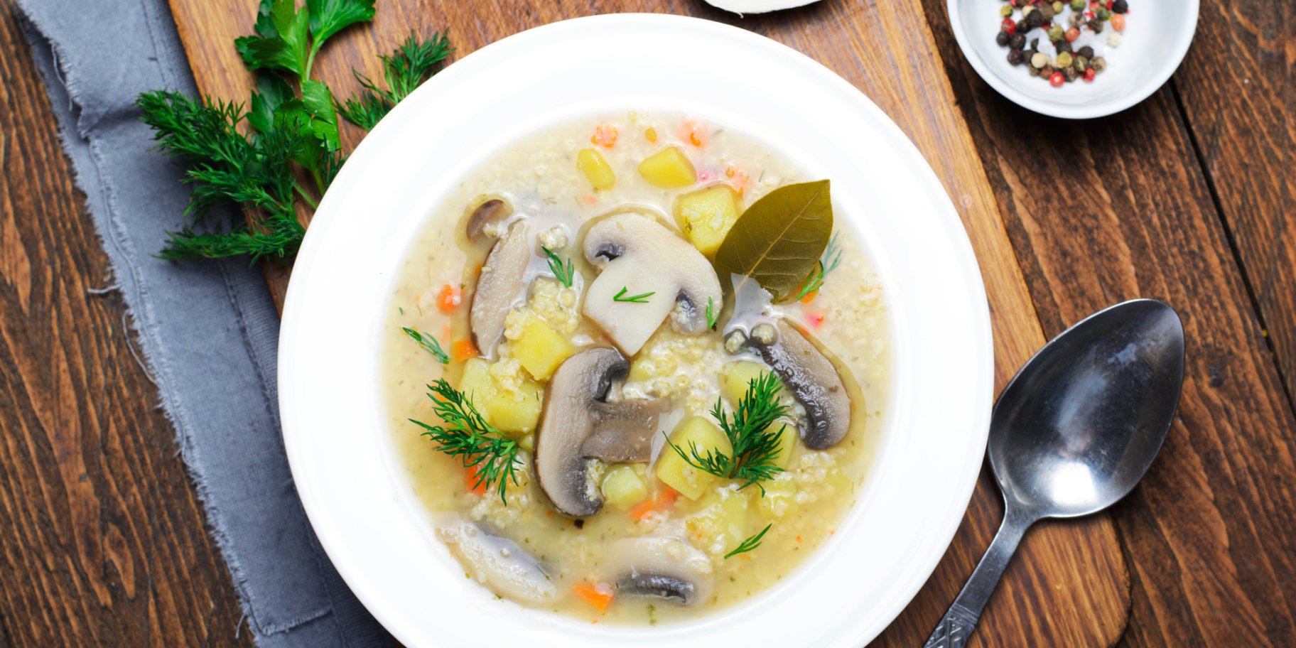 Суп з грибами і манкою
