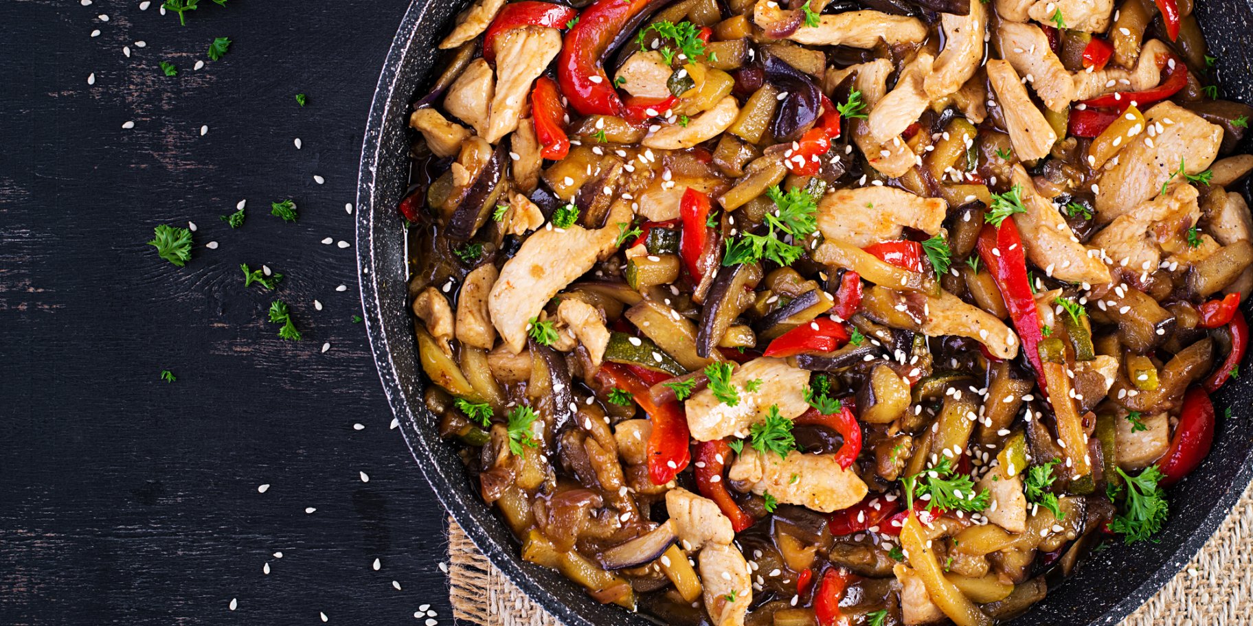 Смажена курка з овочами і азійському стилі