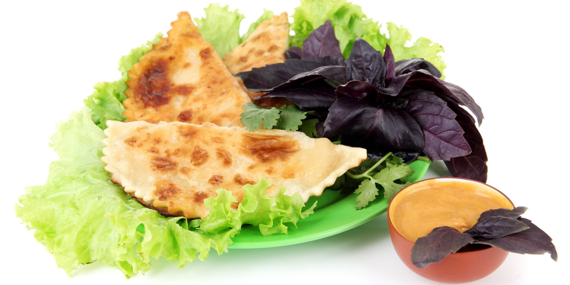 Заготовка теста для чебуреков