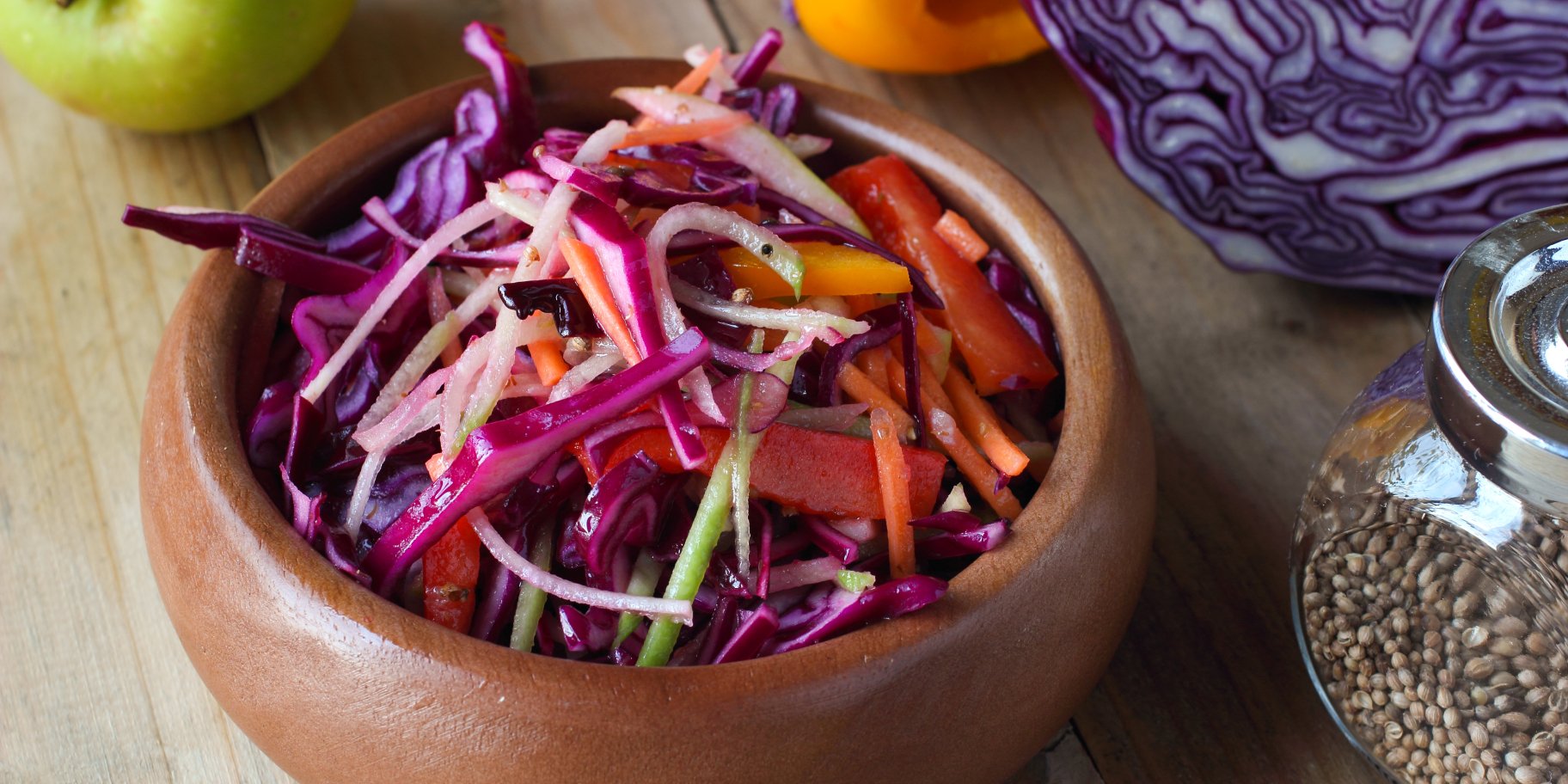 Салат з червоною капустою й перцями