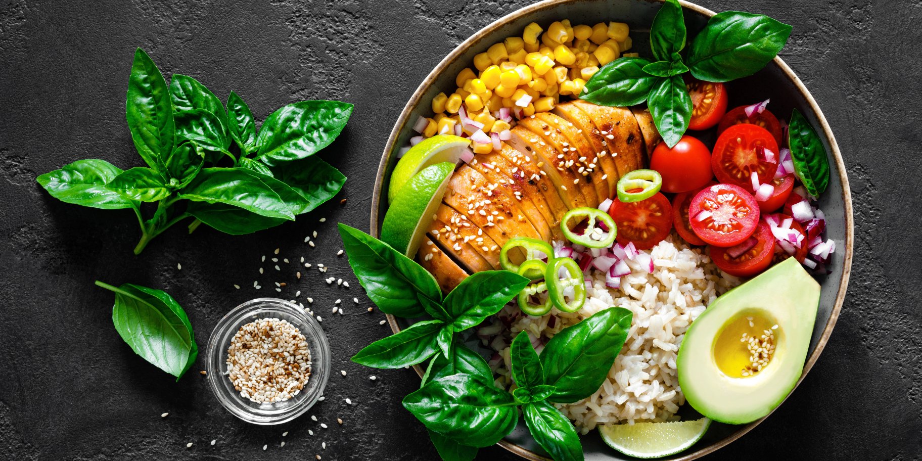 Боул з куркою і кукурудзою