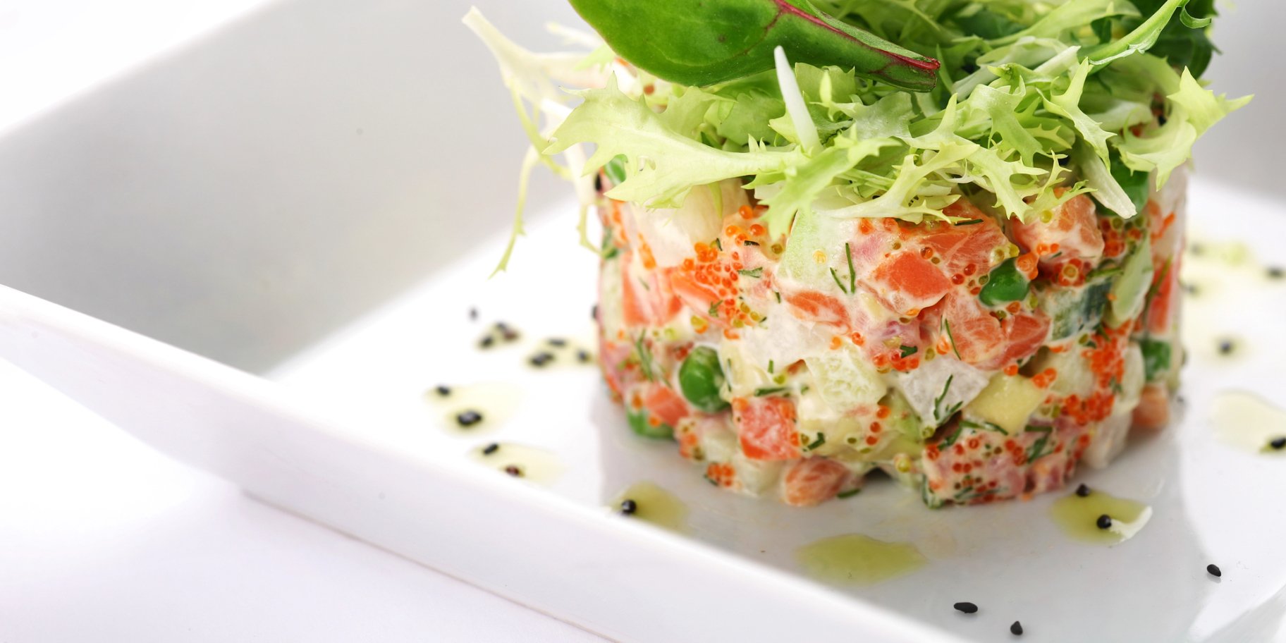 Готовим вкусное оливье с красной рыбой