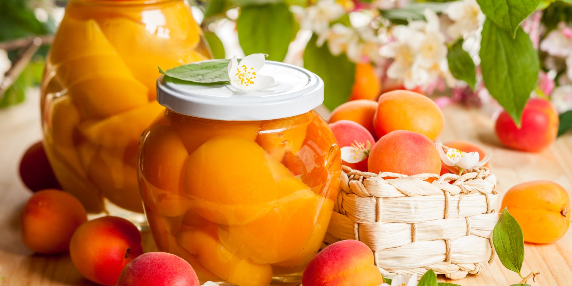 Варення з персиків з горіхами