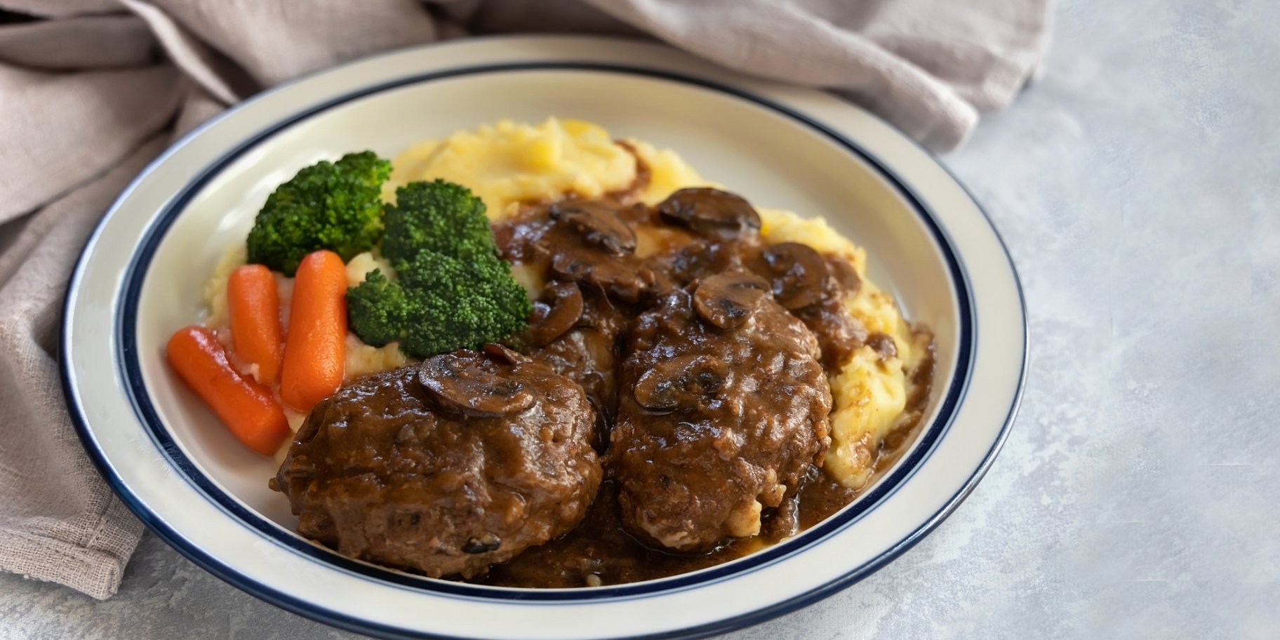 Котлеты с грибным соусом