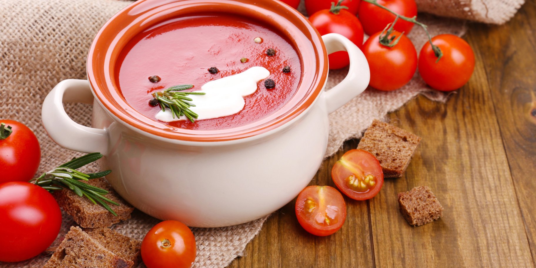 томатний суп зі сметаною