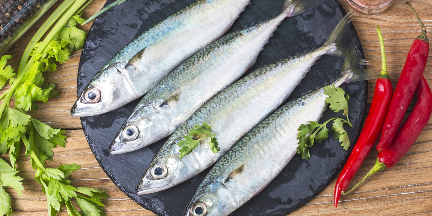 Запечена скумбрія в маринаді