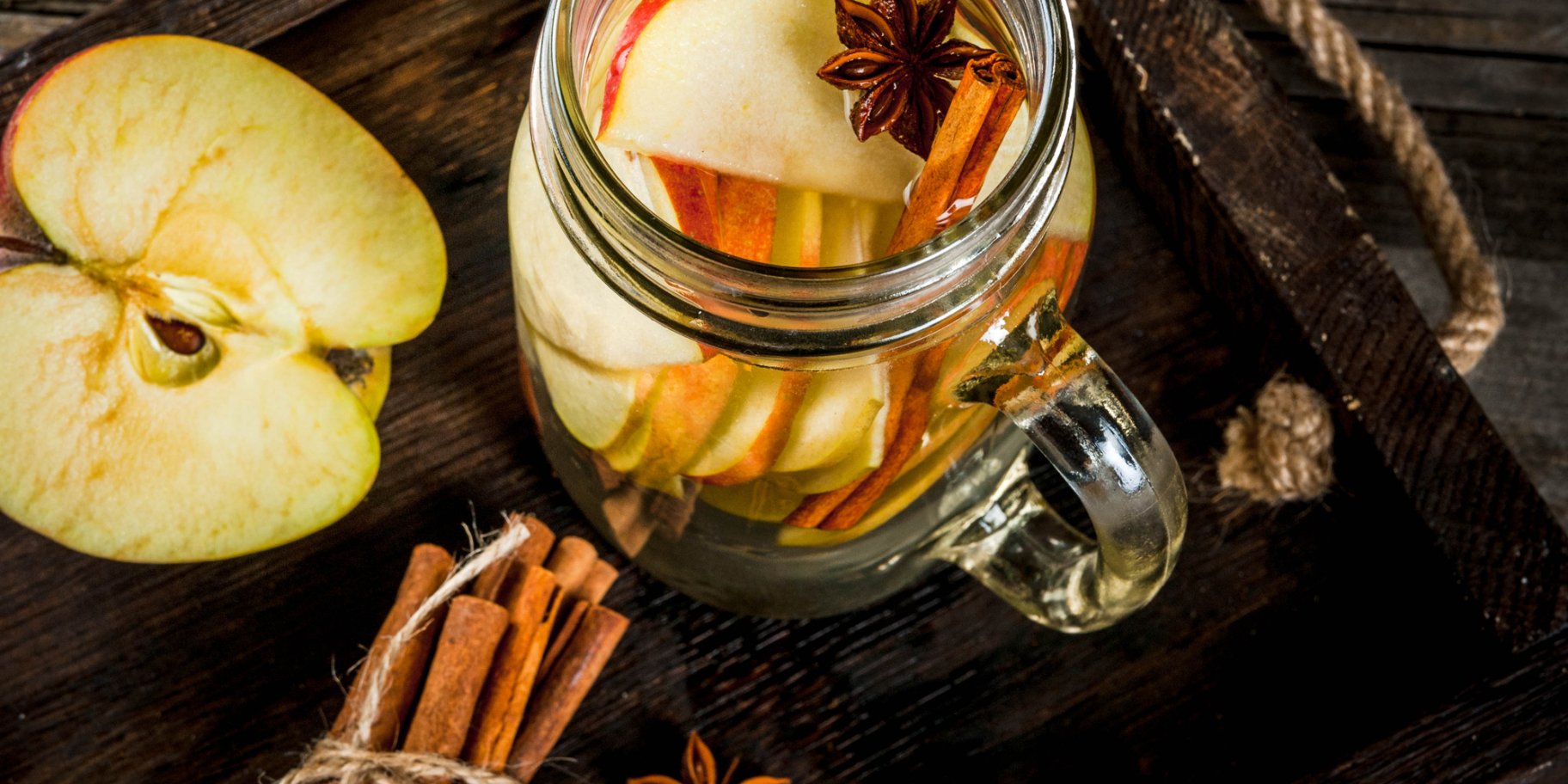 Яблучно-грушевий напій з цитрусами