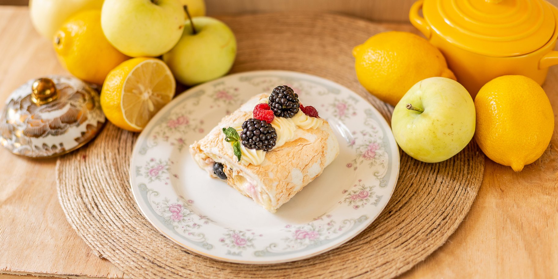 Меренговый рулет с лимонным курдом