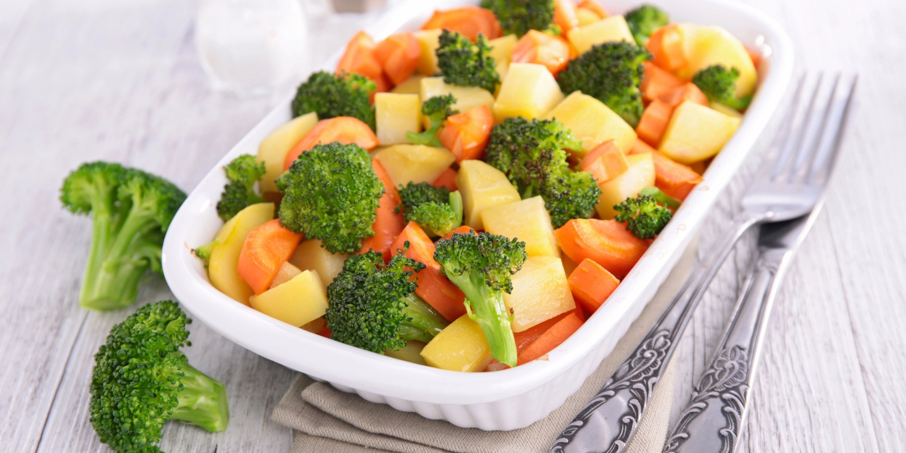 Запечена картопля з овочами