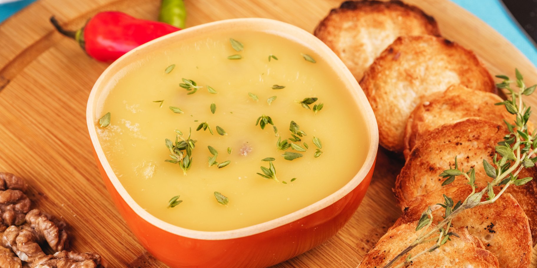 Суп з кабачками і лососем