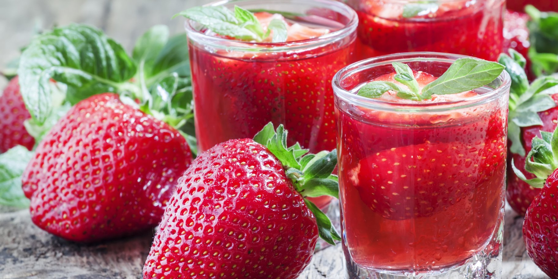 Компот з полуниці і суниці