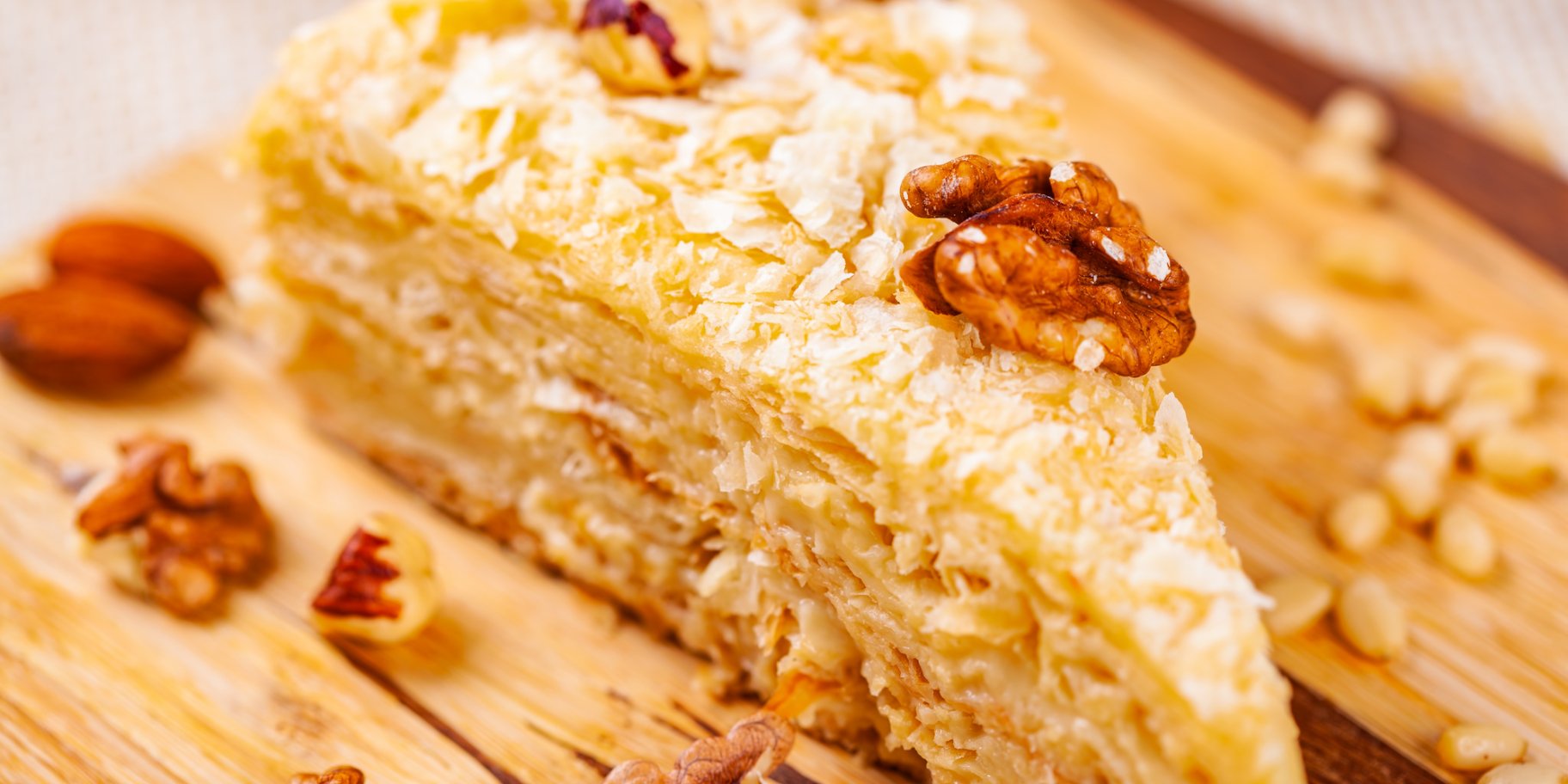 "Наполеон" с грецкими орехами