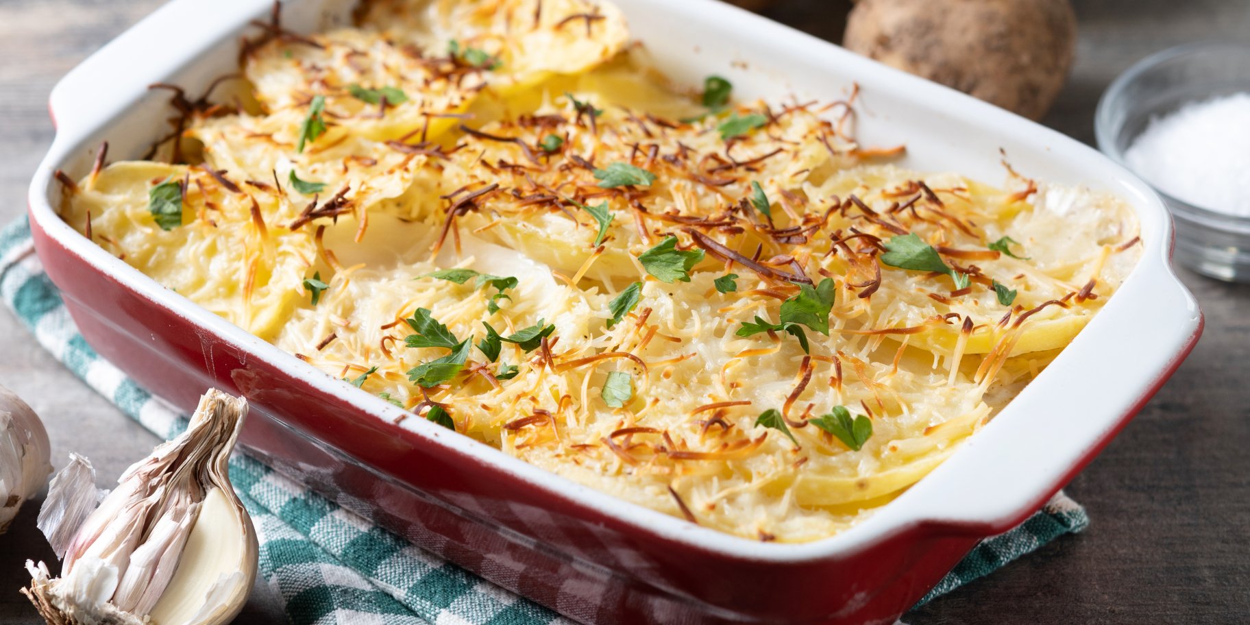 Картопляна запіканка зі шпротами