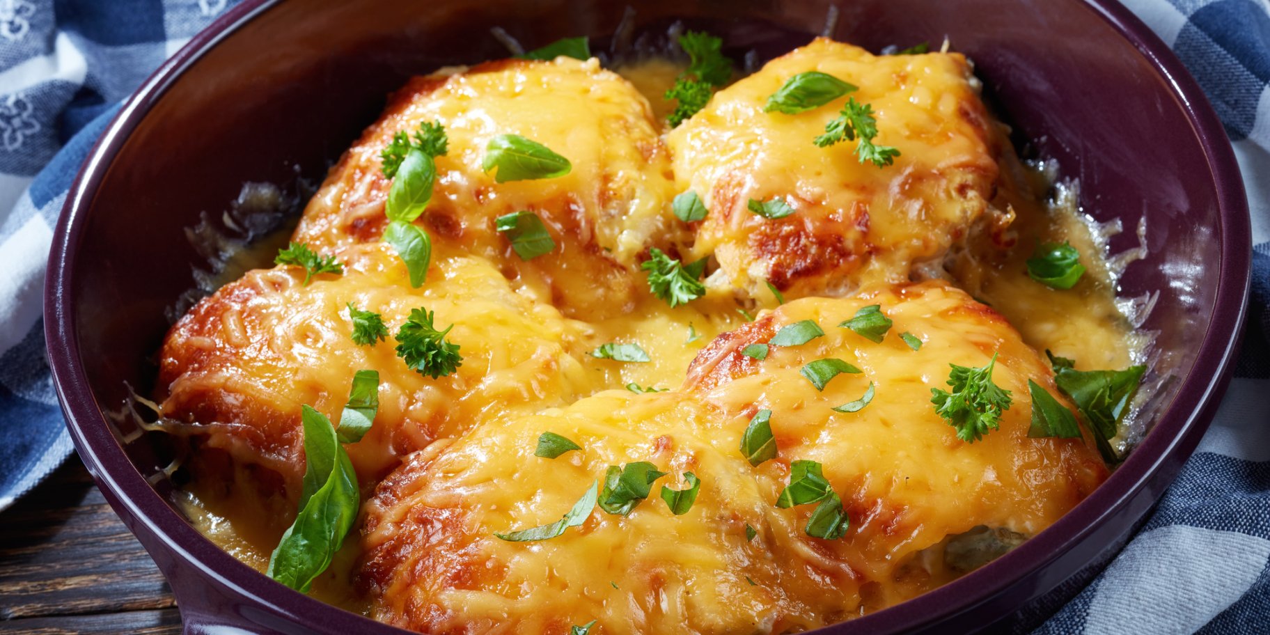 Свинина під яблуками і чорносливом - рецепт