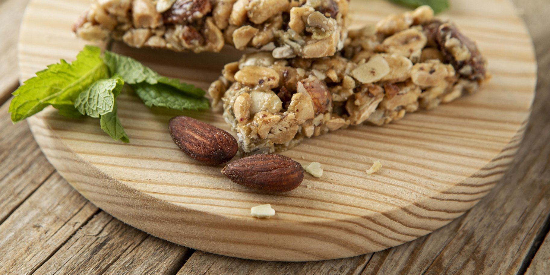 Батончики из сухофруктов и орехов: рецепт