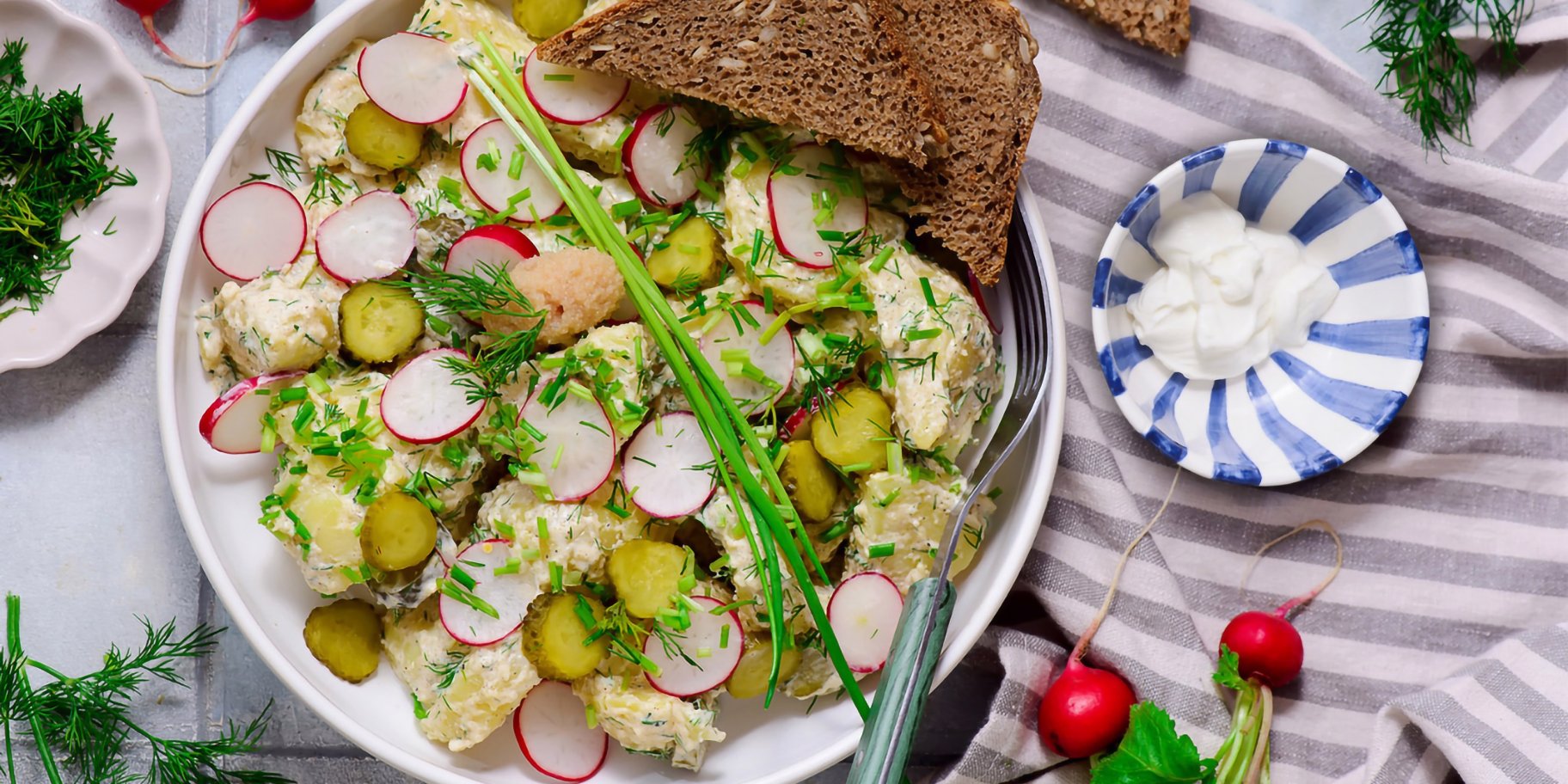 Картопляний салат з ікрою минтая