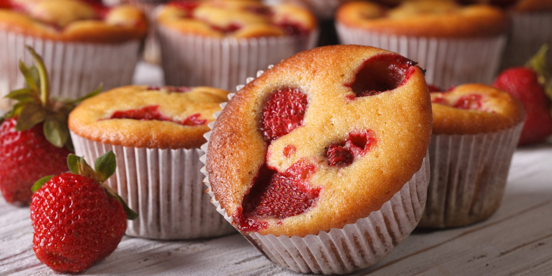 Полуничні мафіни