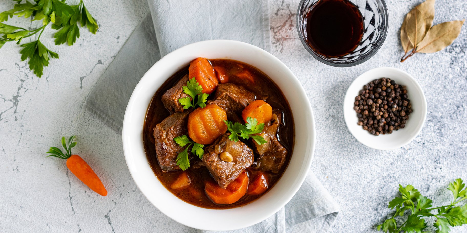 Яловичина у винному соусі