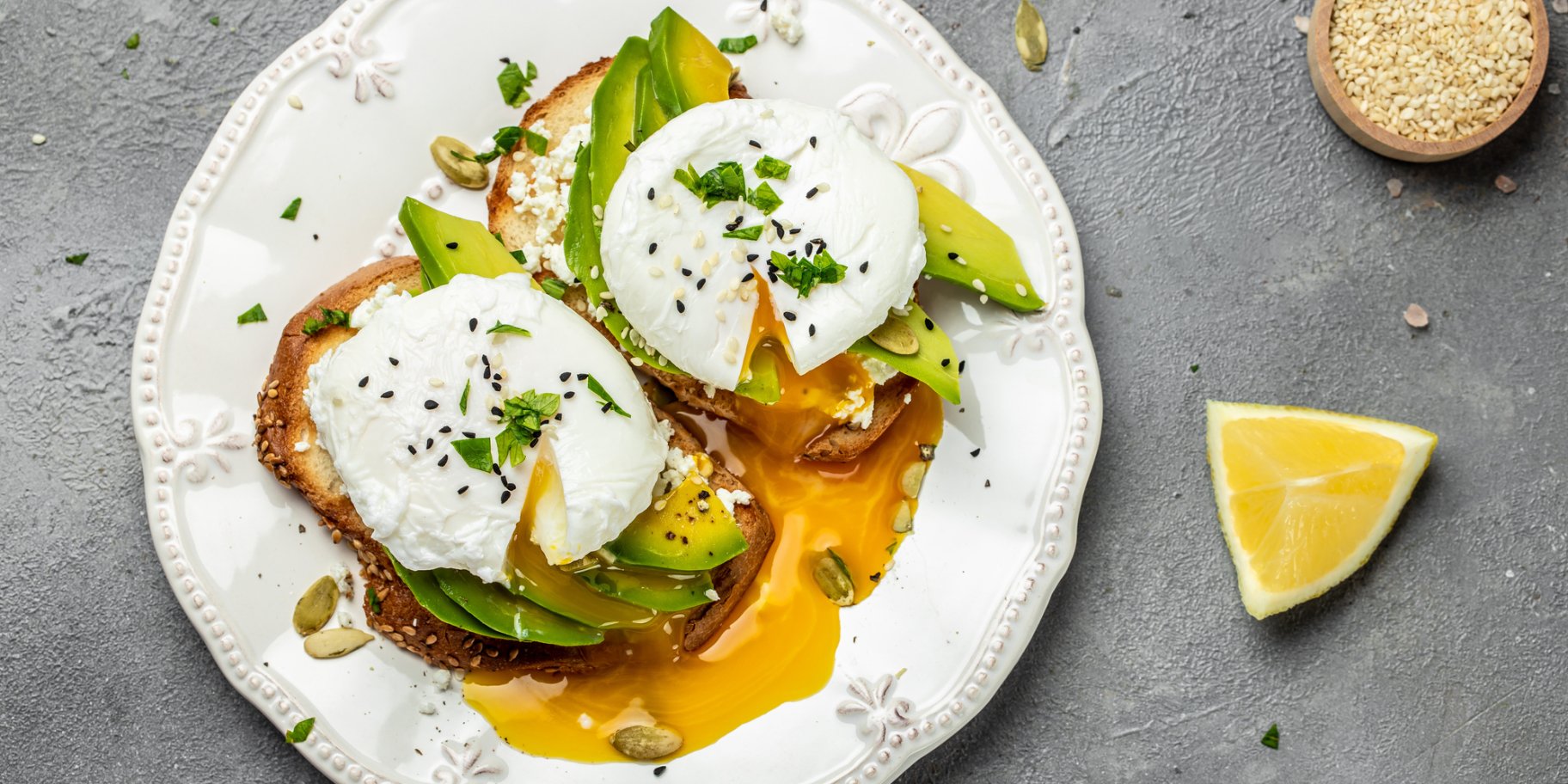 Тосты с яйцом пашот