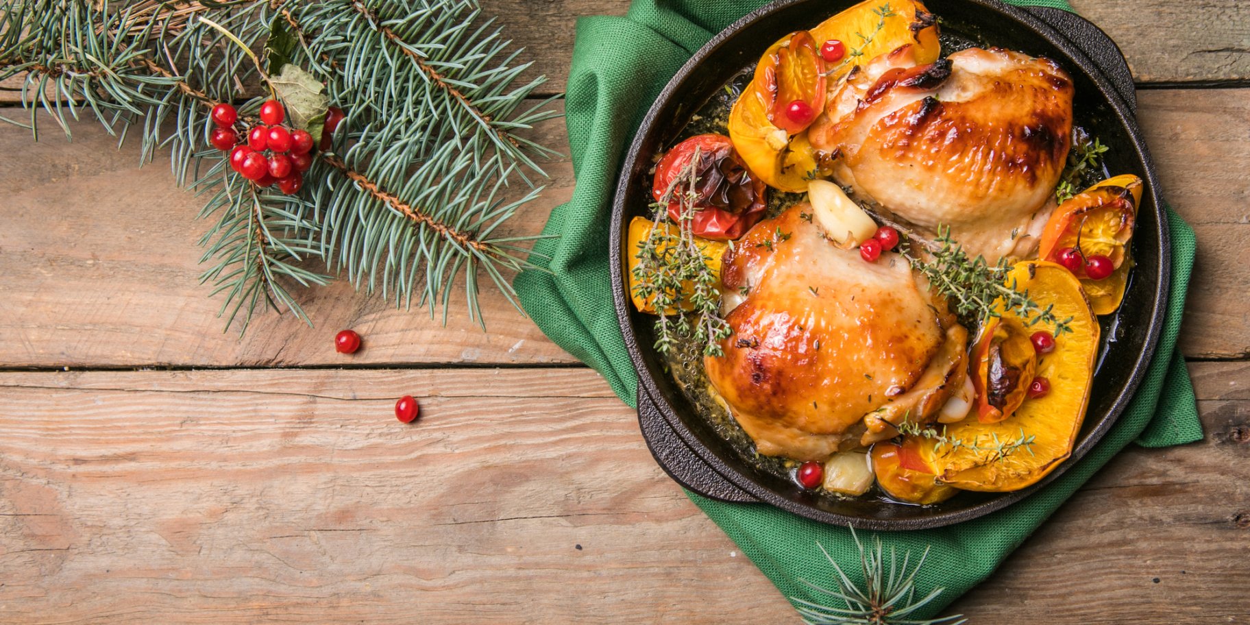 жареные куриные бедра с картофелем