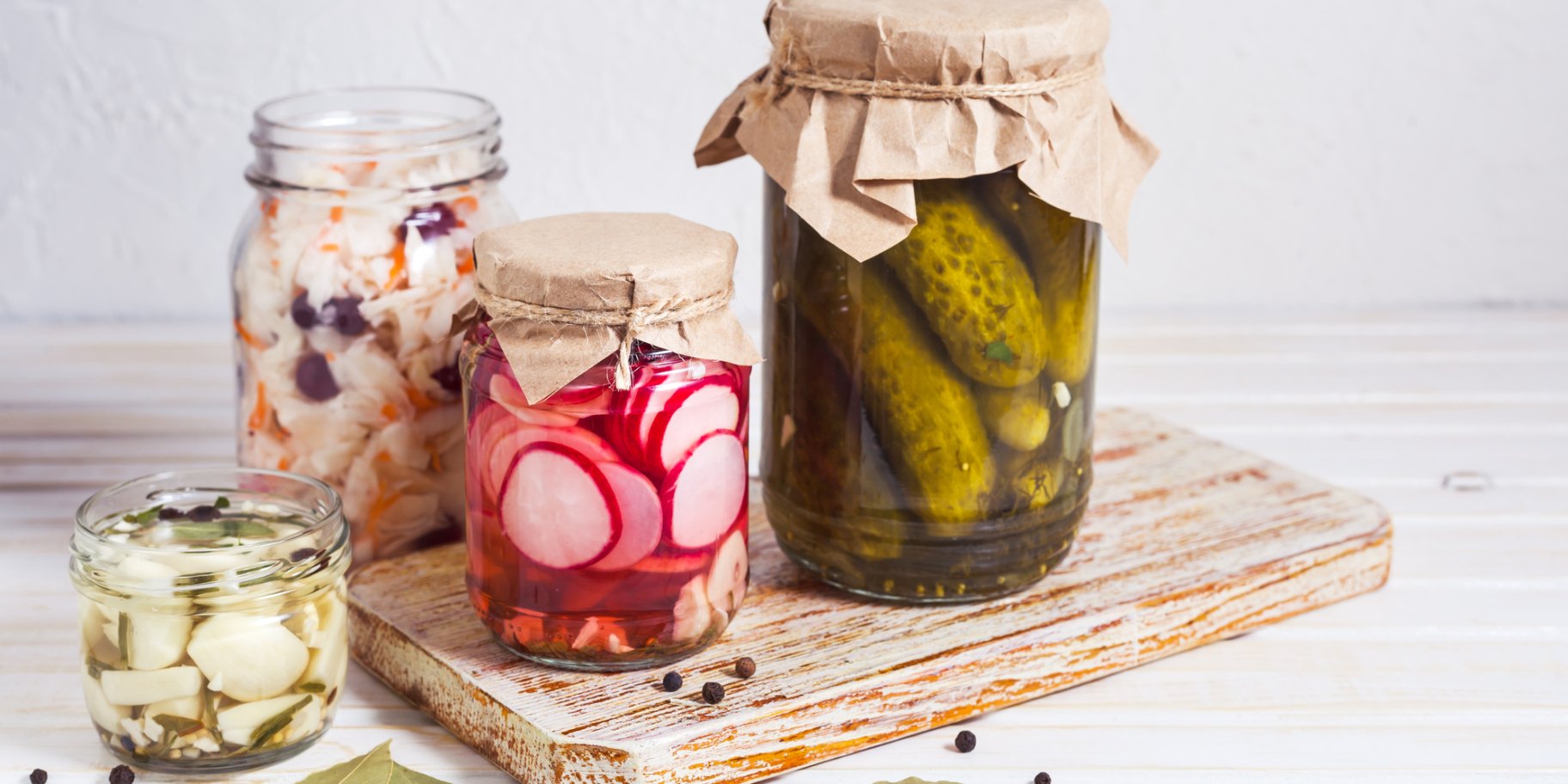 Консервований салат з редисом і огірком