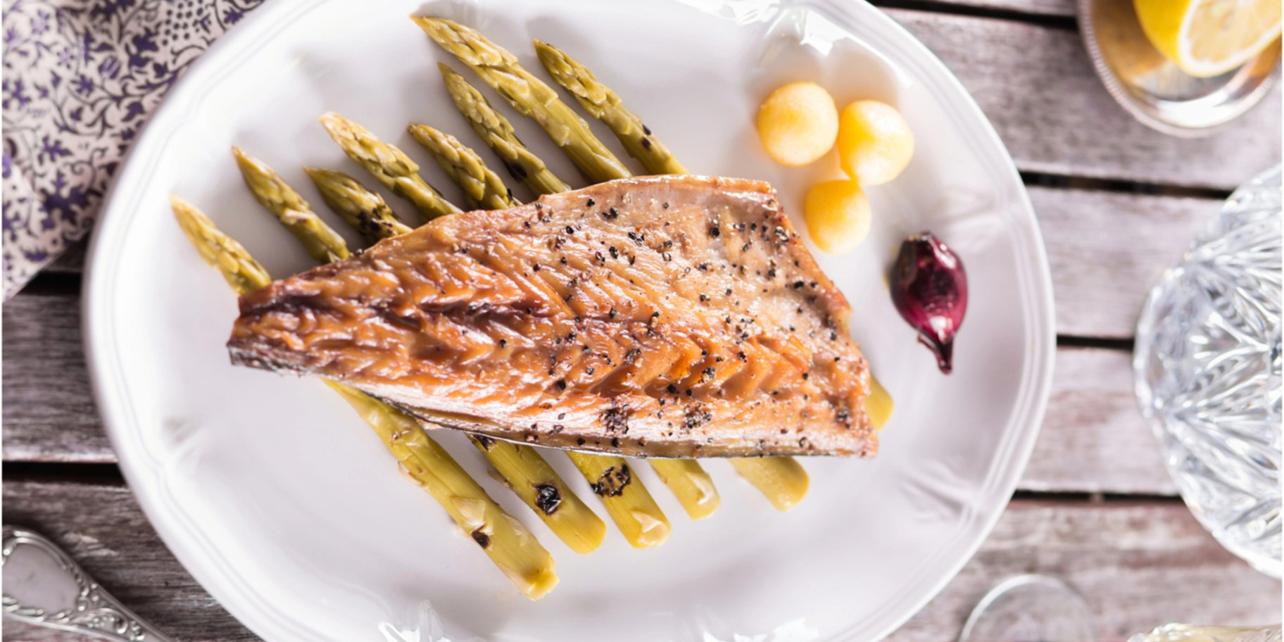 Запечена скумбрія, маринована в соєвому соусі